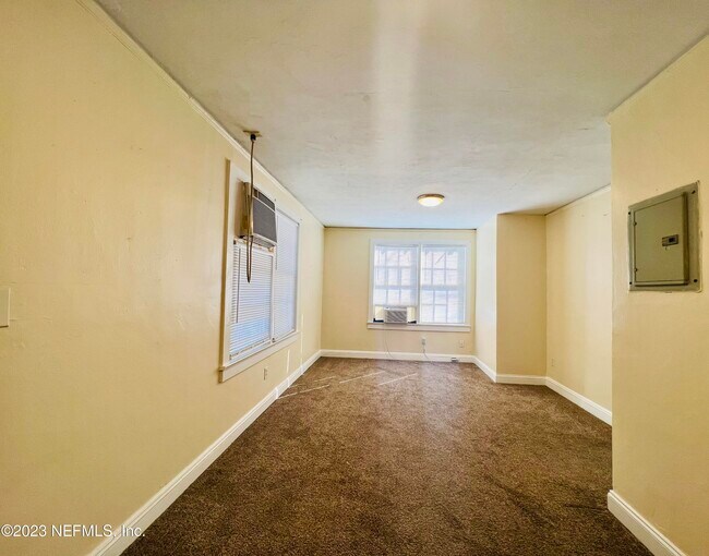 Foto del edificio - 708 Shearer Ave