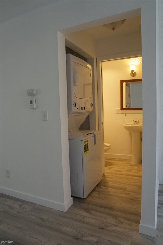 Primary Photo - 2 br, 1.5 bath Townhome - 240 South 152nd ...