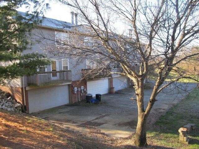Building Photo - 2201 Fort Harrods Dr