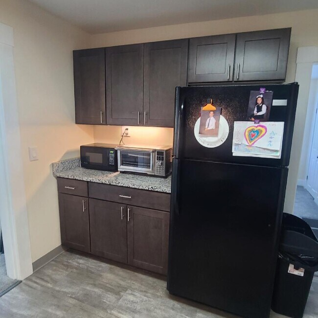 Kitchen - 33 Brook St