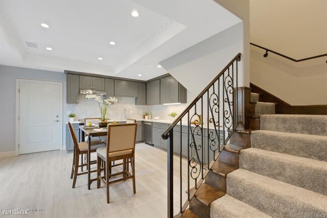 Building Photo - 3 br, 3.5 bath Townhome - 216 S 3rd Ave # A