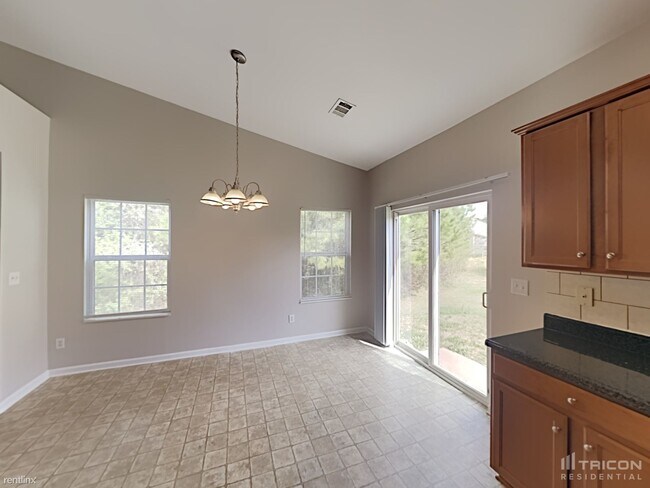 Building Photo - 48 Manors Mill Ct