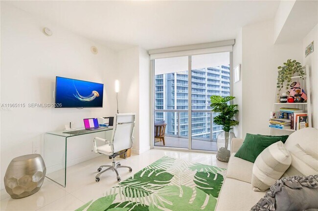Building Photo - 495 Brickell Ave
