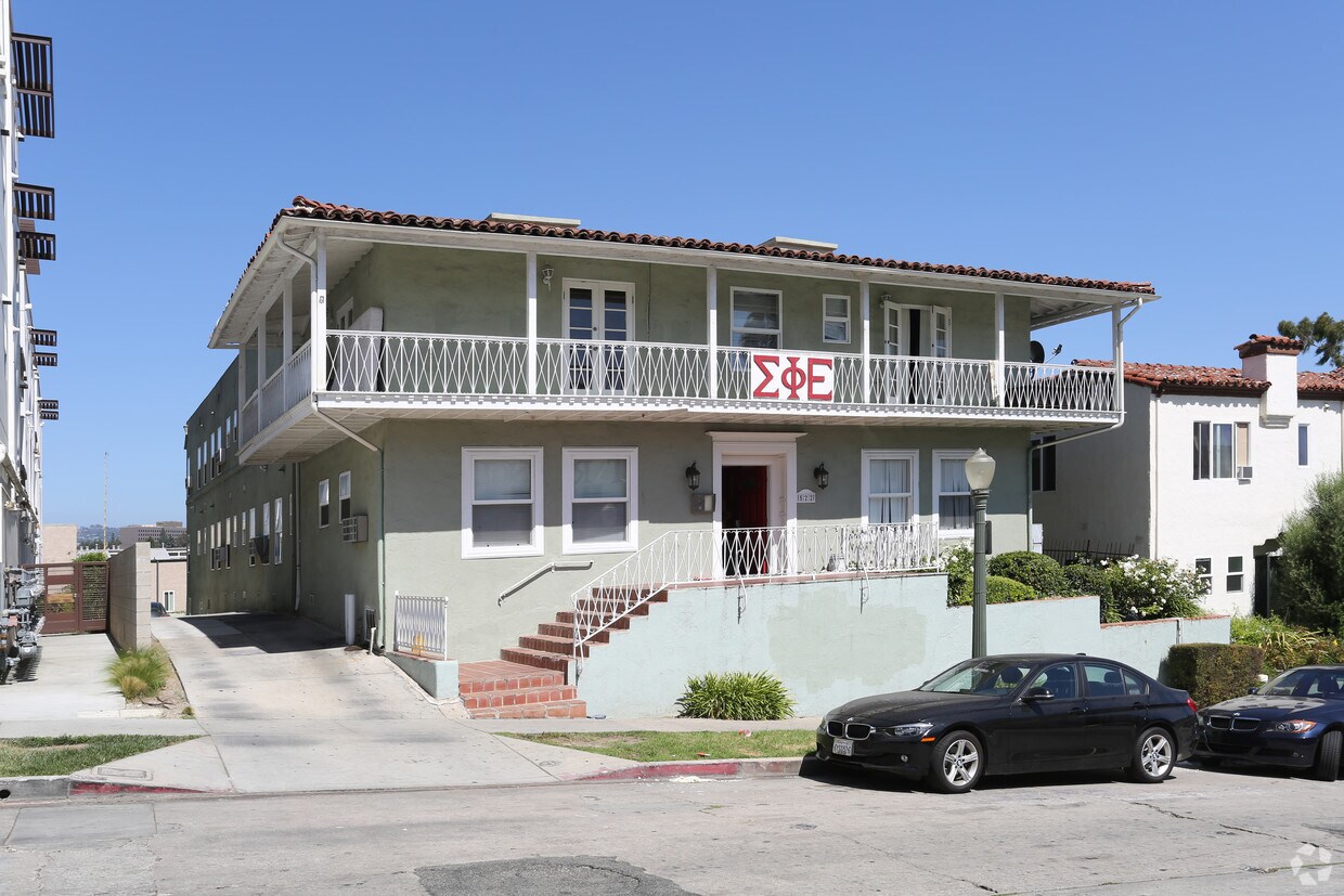 Building Photo - 522 Landfair Ave