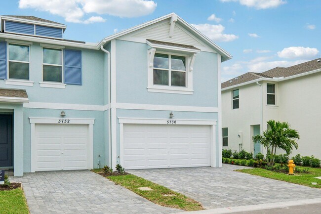 Building Photo - 5730 SE Edgewater Cir