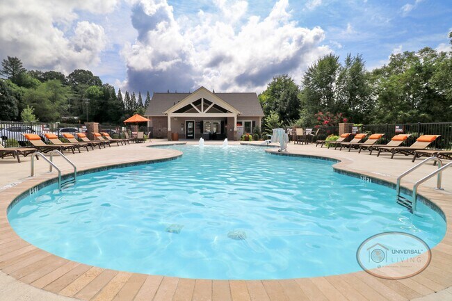 Piscina - Universal at Lakewood
