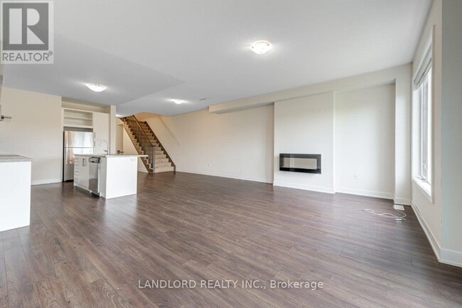 Photo du bâtiment - 40 Donald Fleming Way