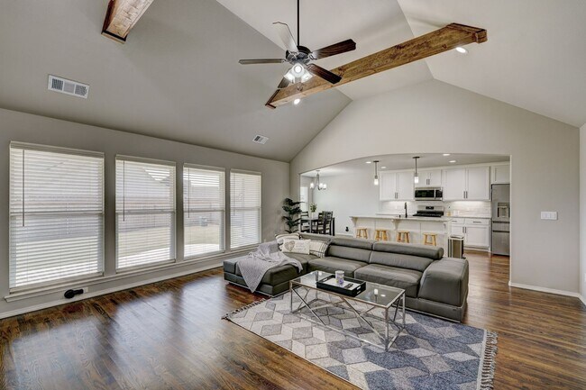 Foto del edificio - Beautiful Fully Furnished Home in Broken Arrow!