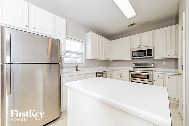 Foto del edificio - 806 Chelsea Wood Ct