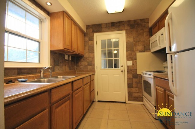 Foto del edificio - 36 Carlton Ct NW