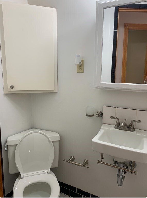 Building Photo - 230 Everett St