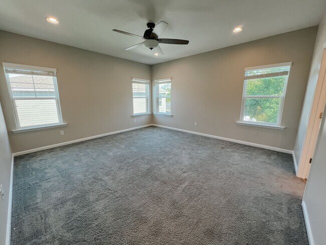 Foto del edificio - Updated Eagle Harbor Home with Preserve Views