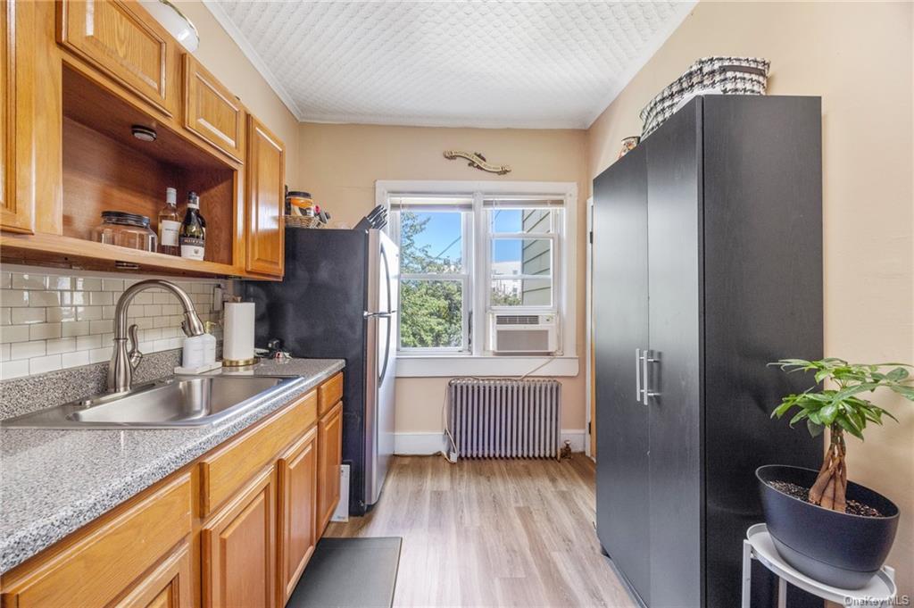 Foto principal - 60-89-89 54th St