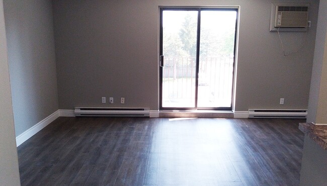 Northfield Gardens Living Room With Window - Northfield Gardens