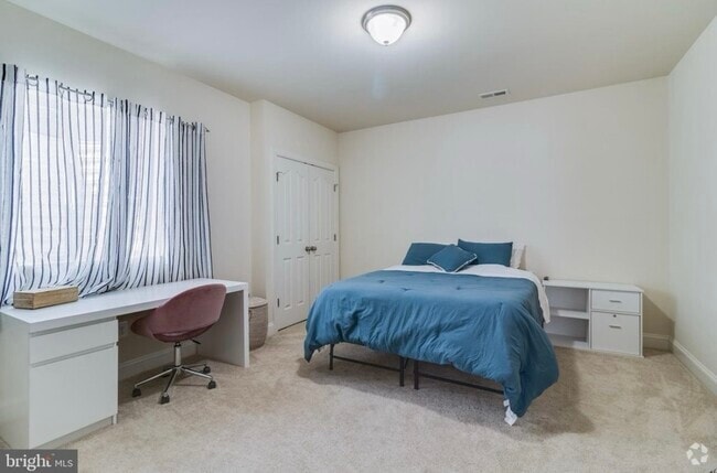 Building Photo - 46841 Shelton Dr