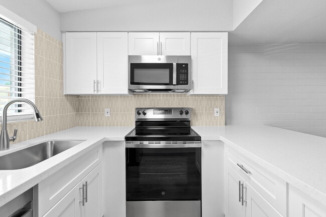 Building Photo - Echelon Apartments