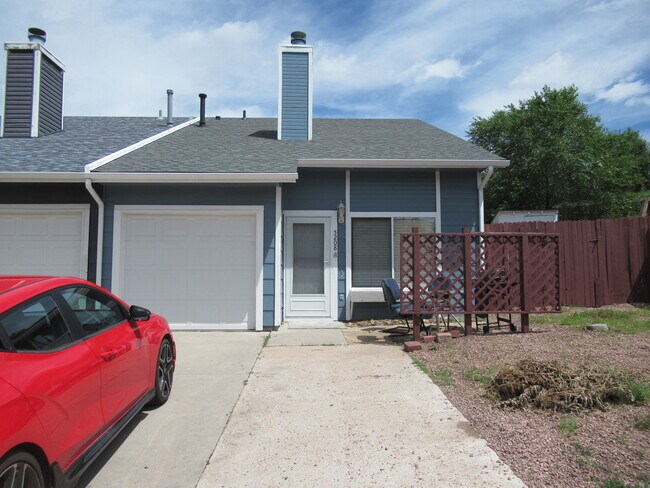 Building Photo - 5208 Solar Ridge Dr