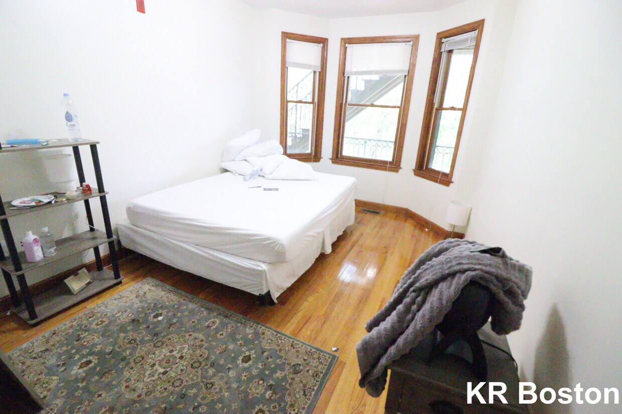 Foto principal - 194 Allston St