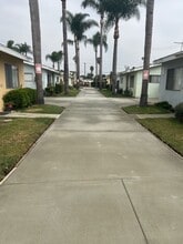 Building Photo - 257 E 49th St