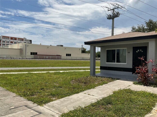 Foto del edificio - 401 NW 3rd Terrace