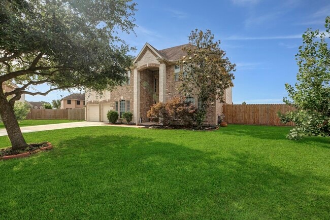 Foto del edificio - 8602 Briar Oaks Ln