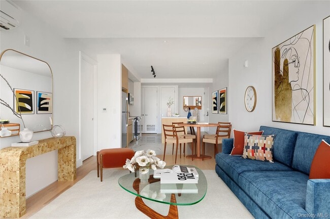 Building Photo - 44 Hudson St