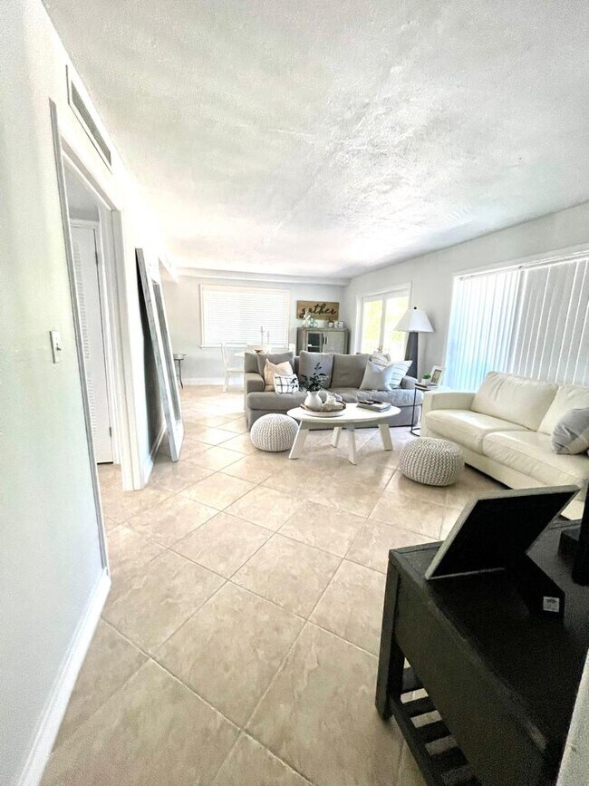 14 Sunset Rd, Key Largo, FL 33037 House Rental in Key Largo, FL