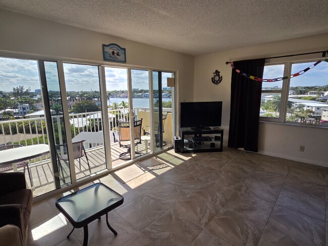 Foto del edificio - 1200 Hibiscus Ave