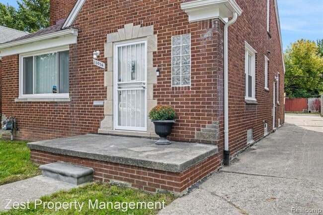 Building Photo - 3 br, 1 bath House - 15054 Hazelridge St