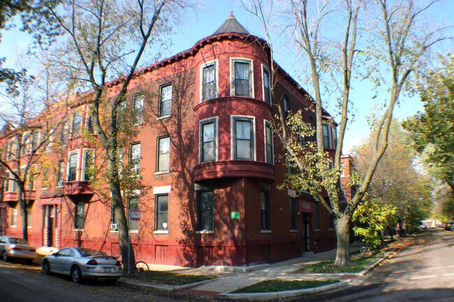 Foto del edificio - 836 W Cornelia Ave