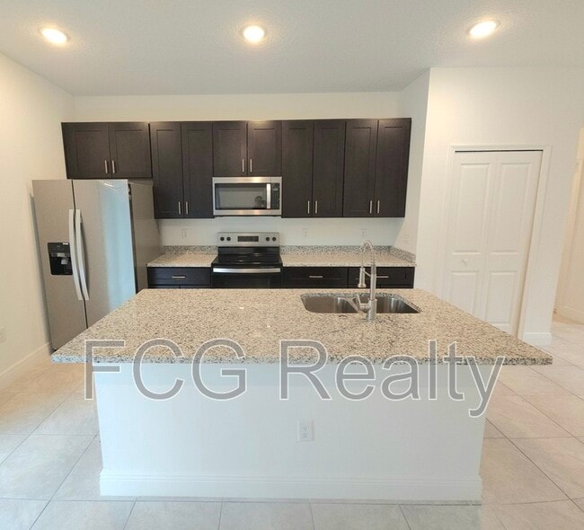 Building Photo - 10616 N Didiscus Dr