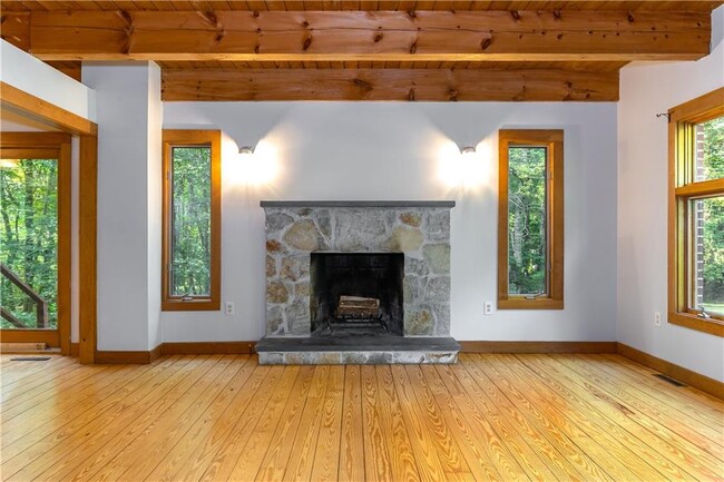 Building Photo - 118 Carrs Trail