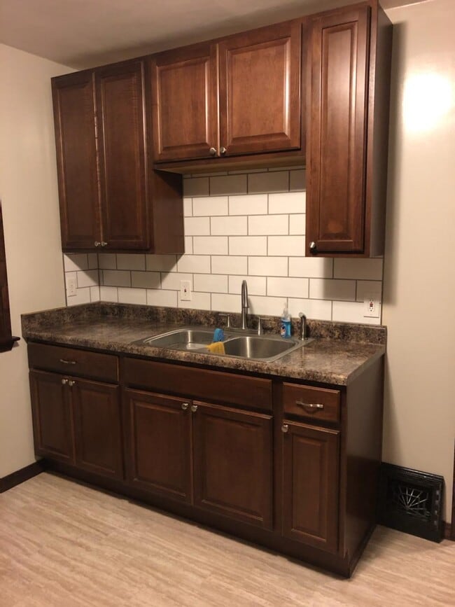 Beautiful backsplash and countertops! - 5717 W Vliet St