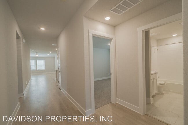 Building Photo - 4 br, 2 bath House - 4518 Nueces Path