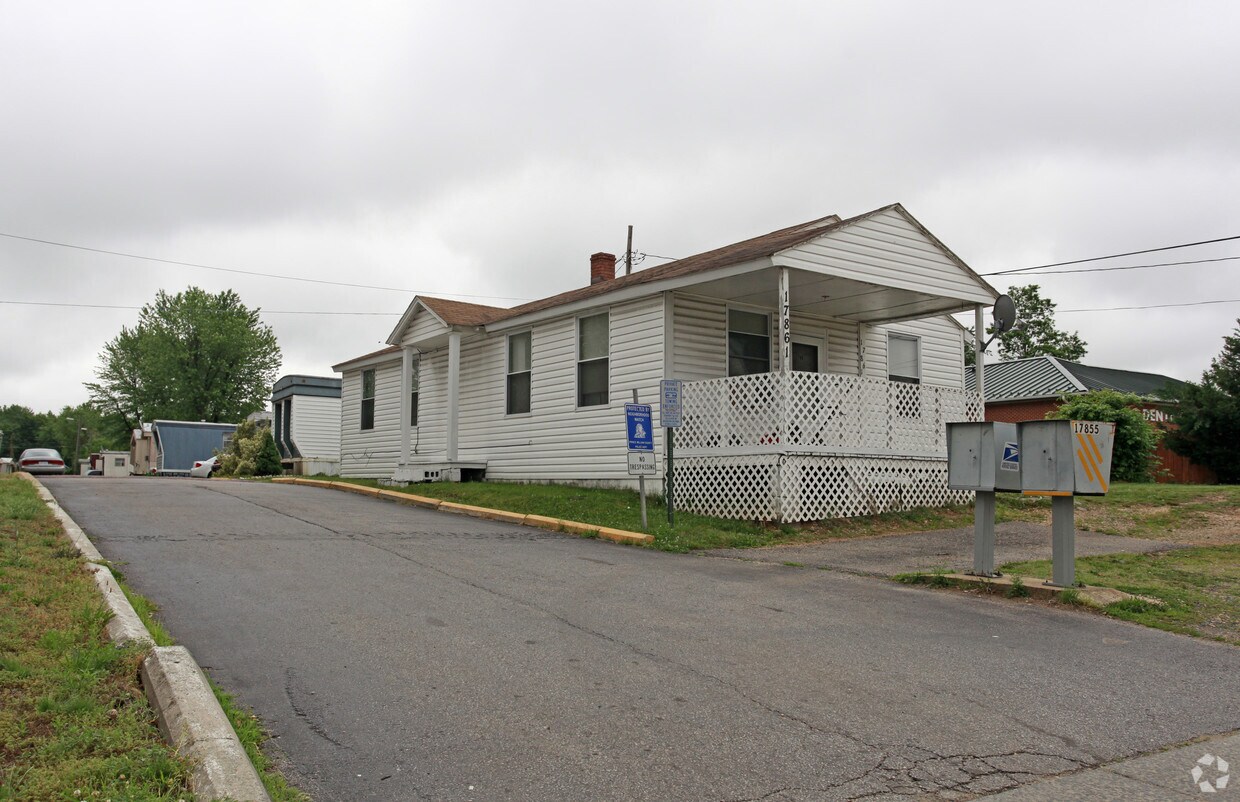 Mobile Home Park Apartments in Dumfries, VA
