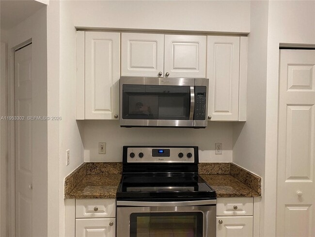 Foto del edificio - 17150 N Bay Rd