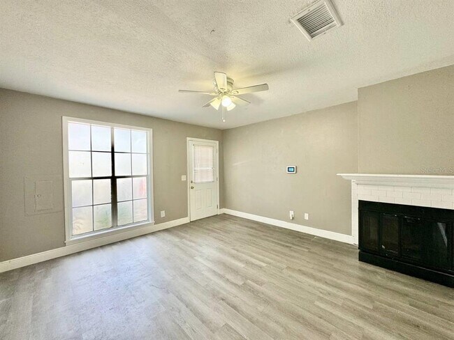 Building Photo - 5705 Dalden Dr