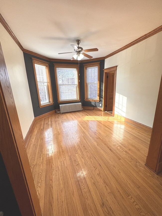 Foto del edificio - 2927 N Sacramento Ave