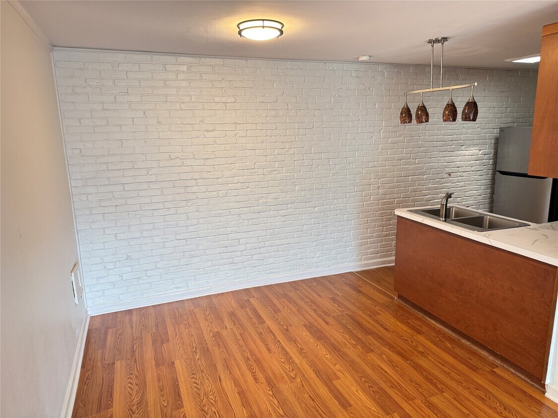 Foto del edificio - 2611 Marilee Ln
