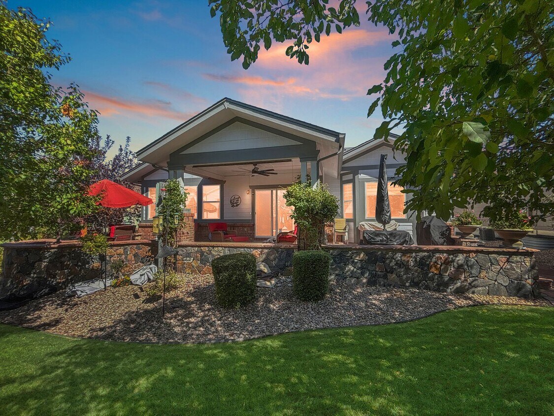 Foto principal - Heritage Eagle Bend Winter•Jan-March•Adult...