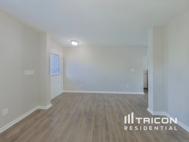 Foto del edificio - 7027 Palatine Ln