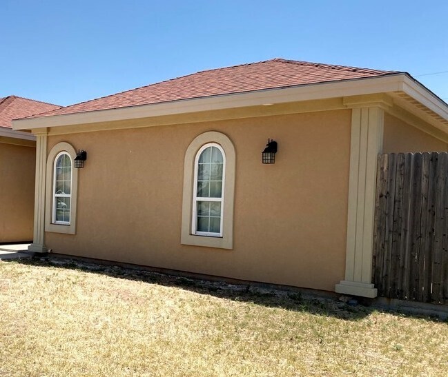 1216 E Parker Ave, Midland, TX 79701 Townhome Rentals in Midland TX