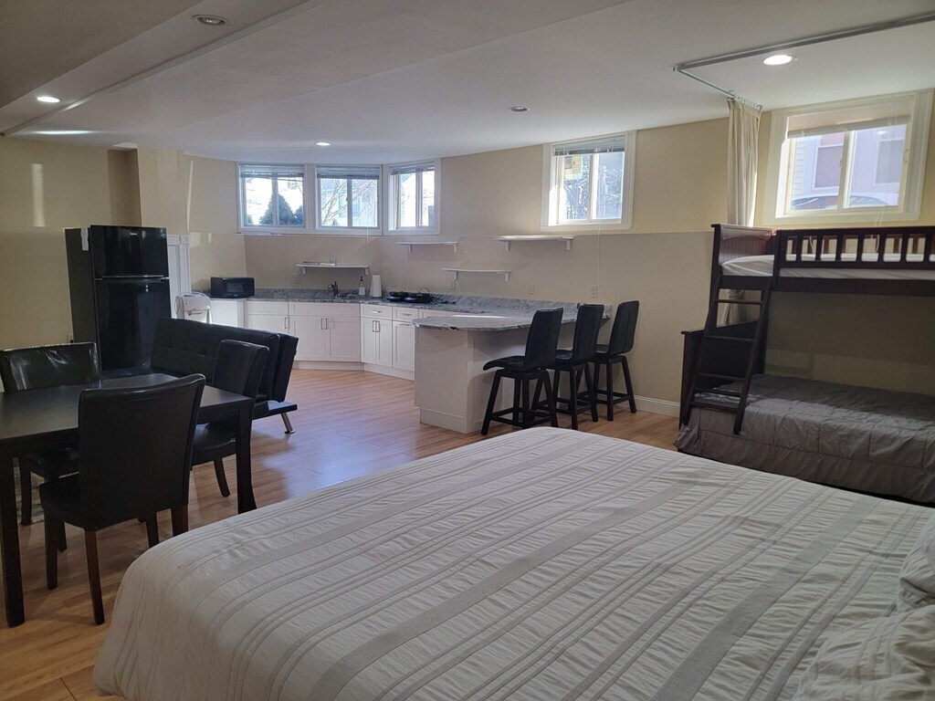 18 Clyde Rd Unit B, Watertown, MA 02472 Apartment for Rent in