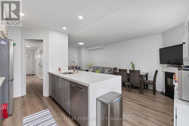 Building Photo - 47 Stewart MacLaren Rd