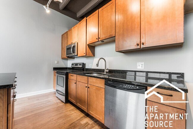 Foto del edificio - 4131 W Belmont Ave