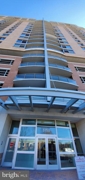 Foto del edificio - 5750 Bou Ave