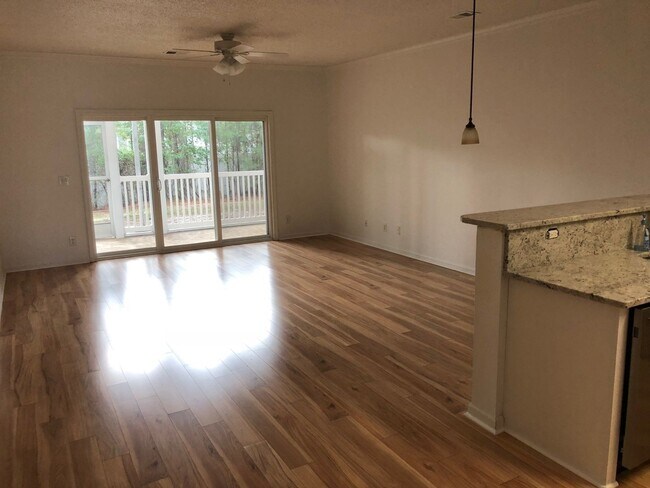 Foto del edificio - Spacious 3BR/2BA Condo Near North Myrtle B...