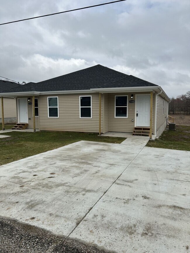 Foto del edificio - 714 Columbus St