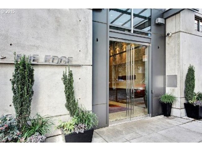 Building Photo - AMAZING 1Bed 1Bath Rare Pearl Condo with V...