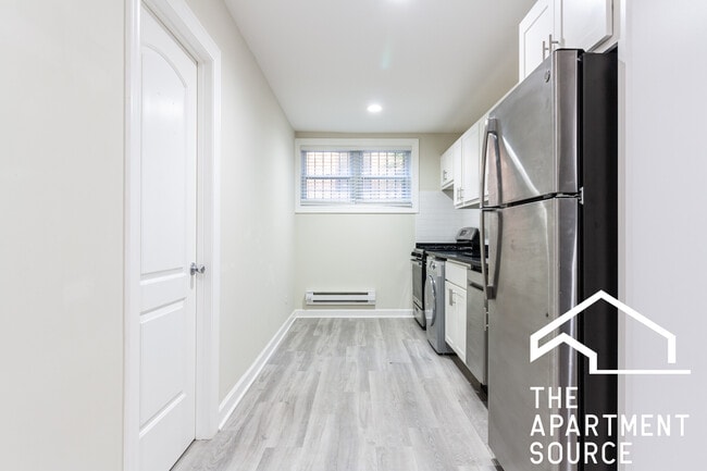 Photo - 726 W Roscoe St Apartment